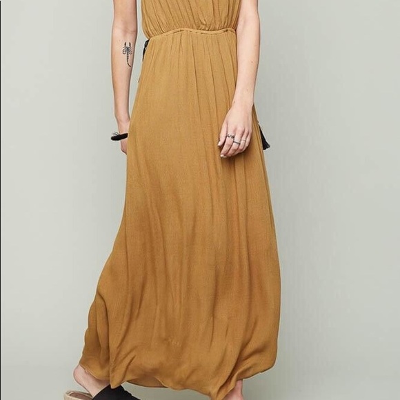Hayden Embroider Maxi Dress - Picture 3 of 4